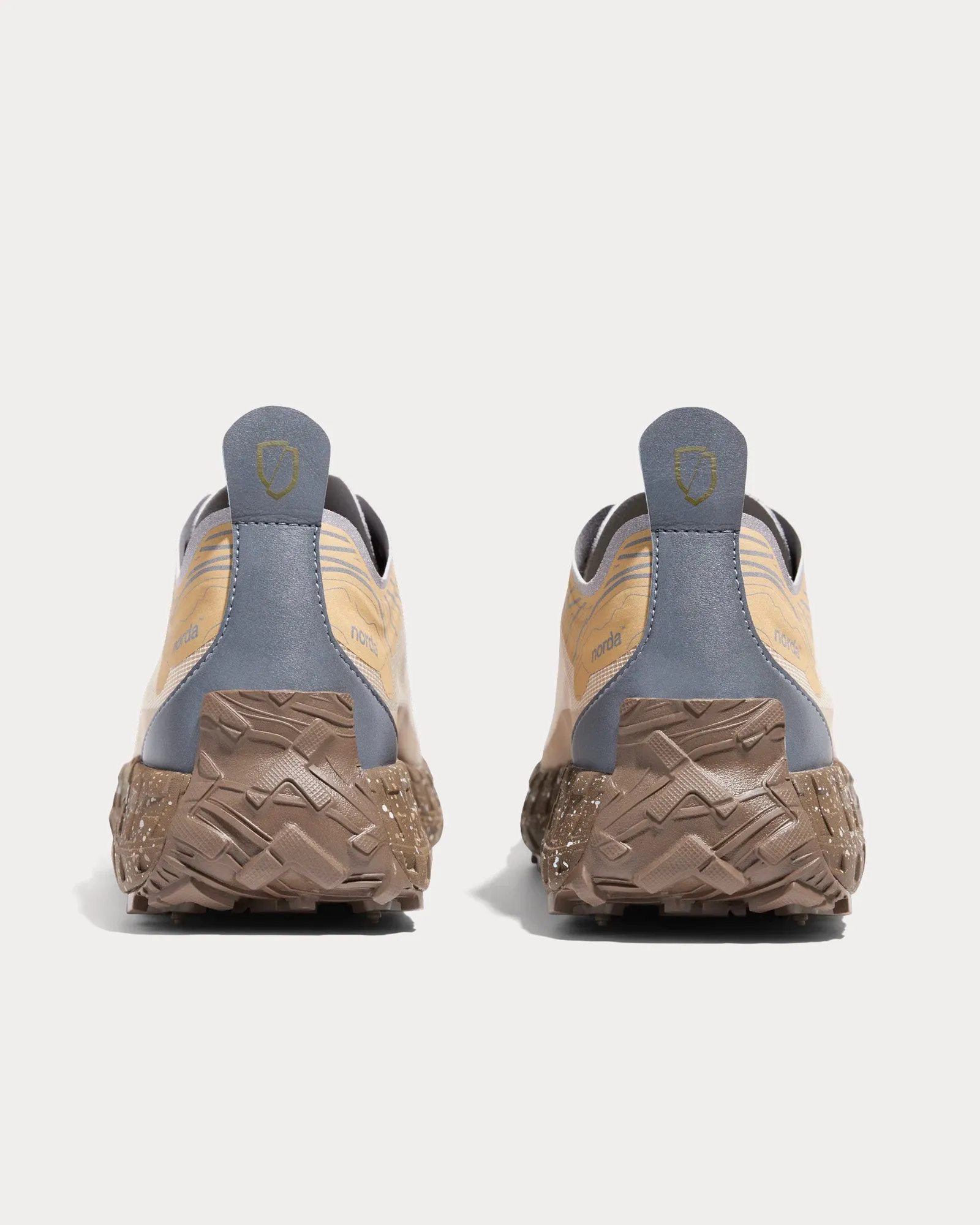 001 Regolith M Running Shoes