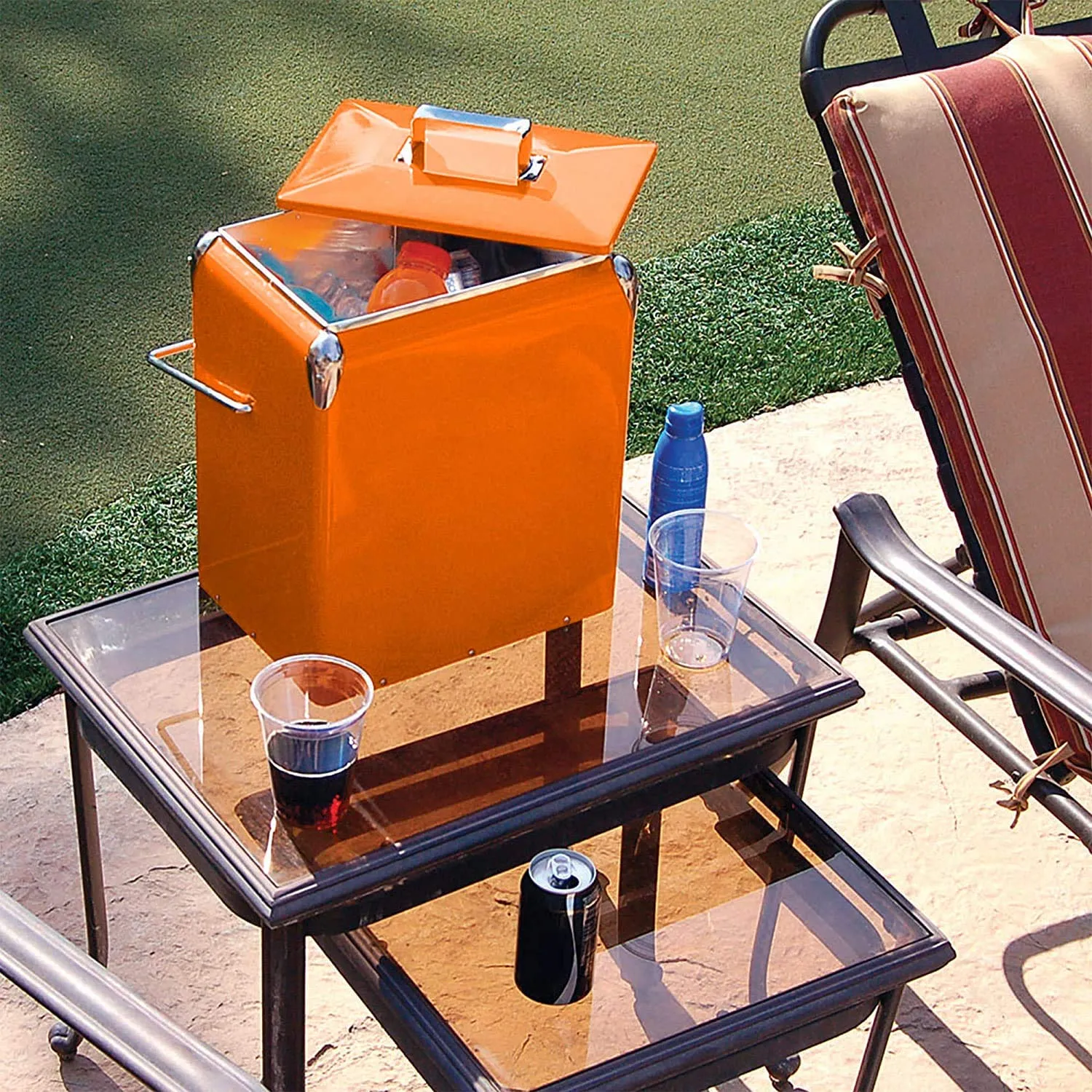 Creative Outdoor Distributor: Stainless Steel Camping Cooler with Bottle Opener