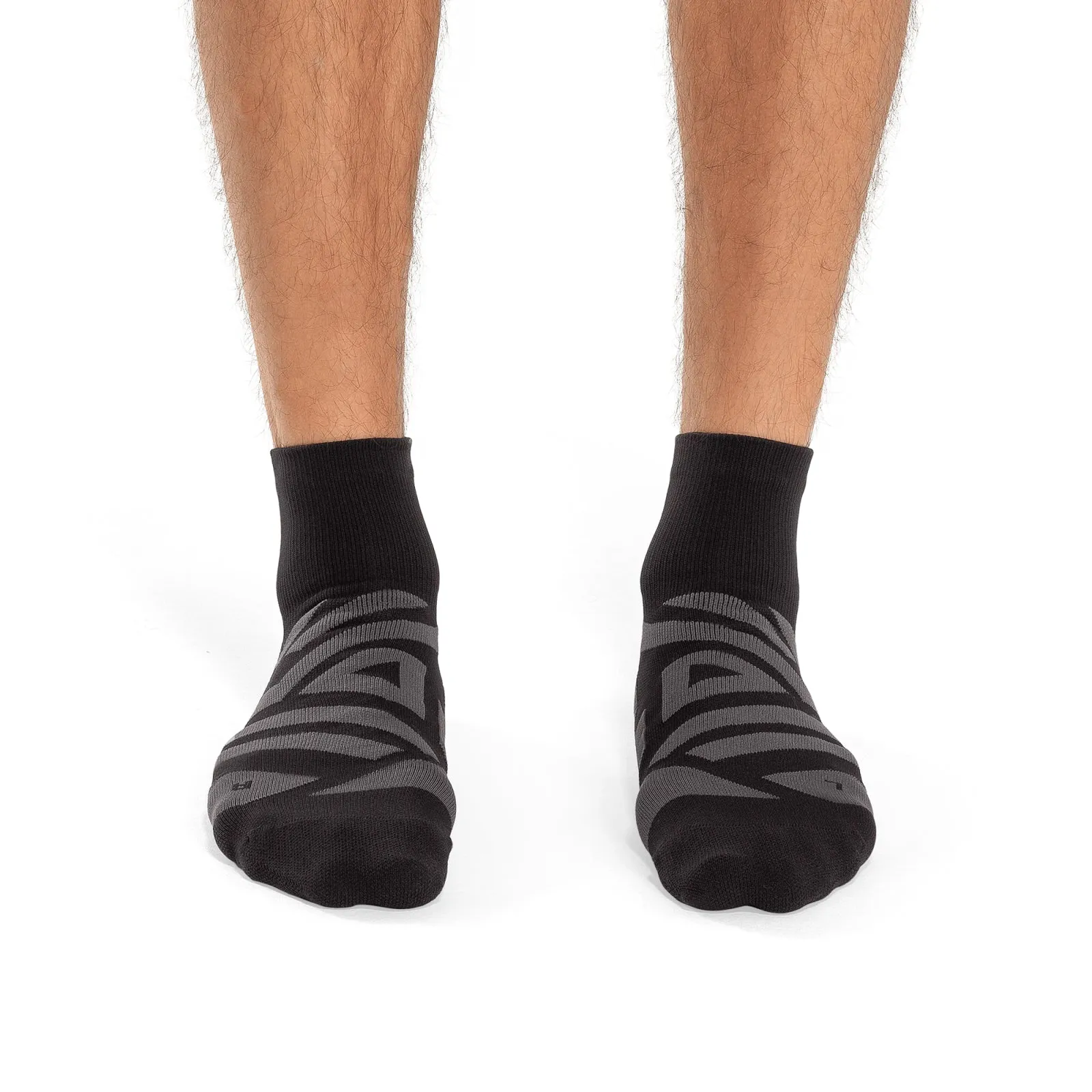 On Men's Performance Mid Sock - Black / Shadow
